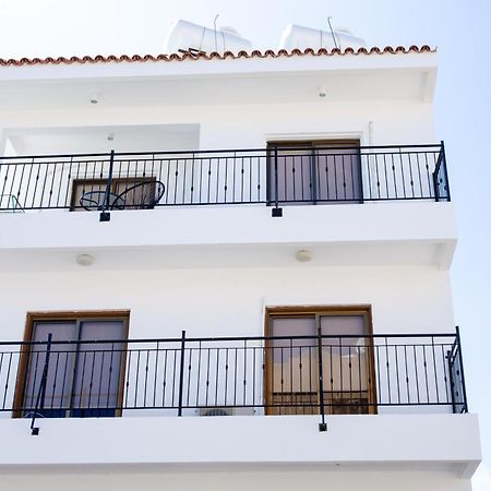 Spacious 2 Bedroom Appartment Near Mall -Internet 1Gbps Paphos Extérieur photo