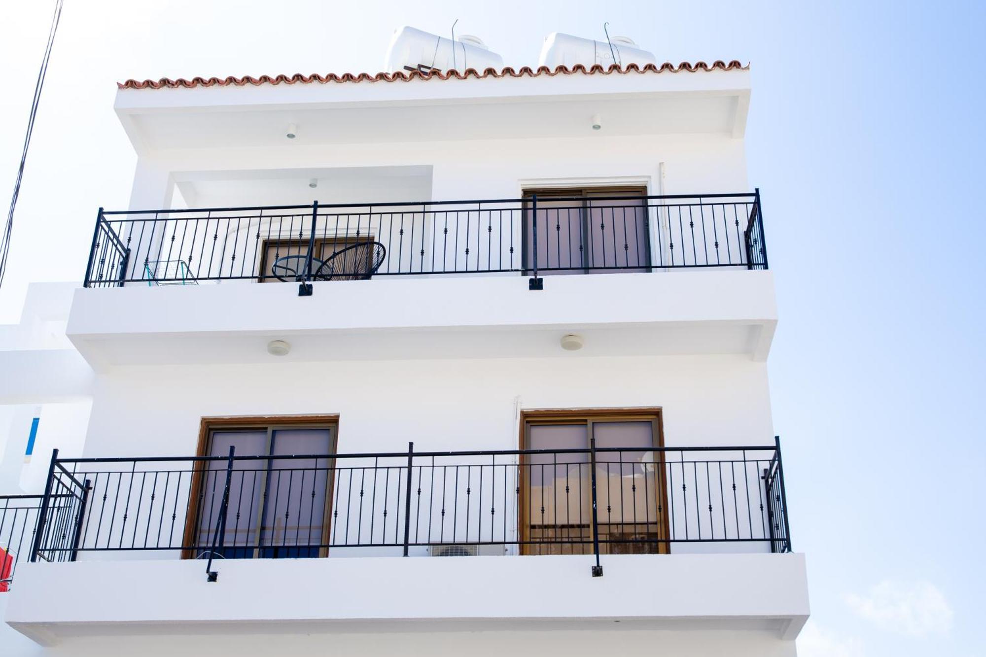 Spacious 2 Bedroom Appartment Near Mall -Internet 1Gbps Paphos Extérieur photo